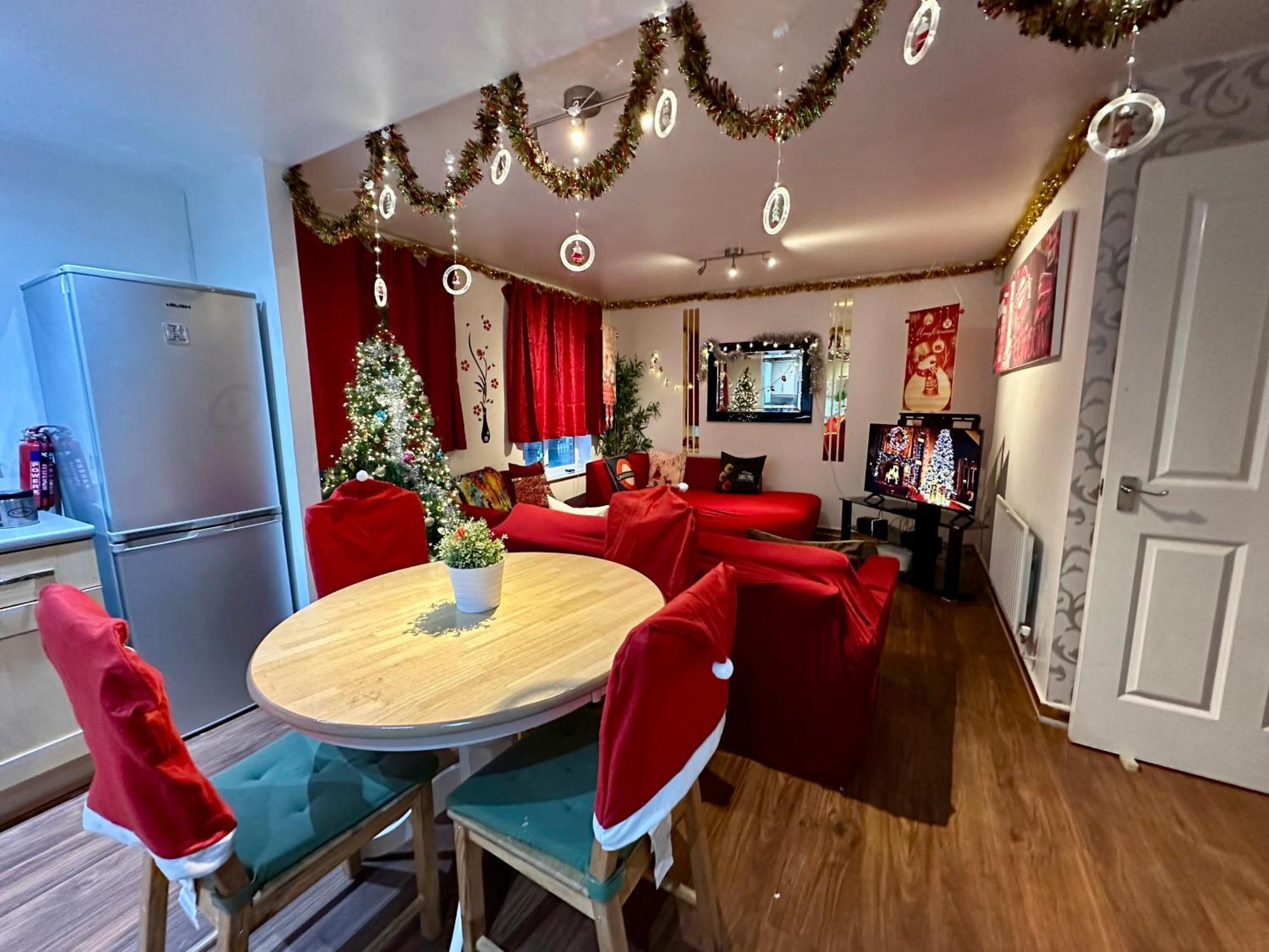 London Central Apartment: 2-Bed Oasis with Rapid Transit Access Exterior photo