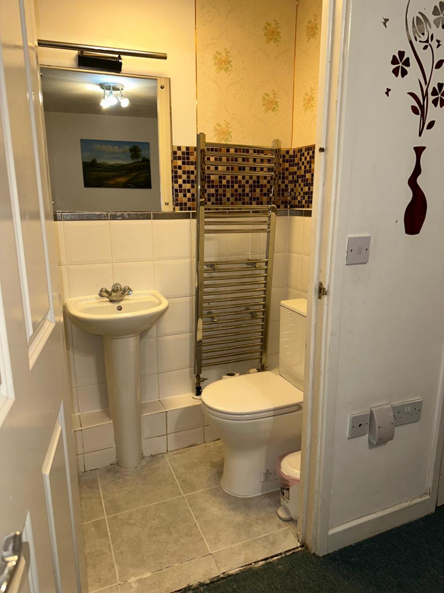 London Central Apartment: 2-Bed Oasis with Rapid Transit Access Exterior photo